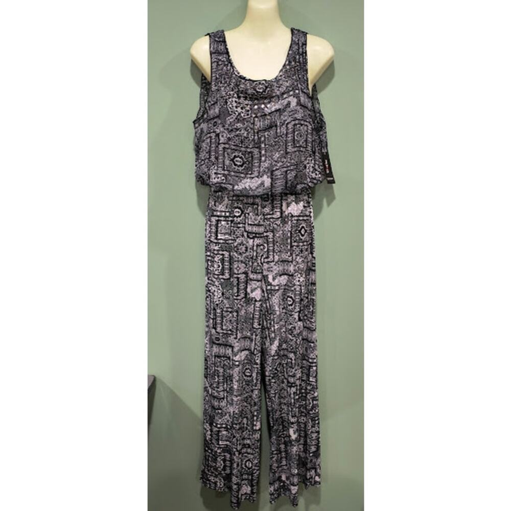 Style & Co Petite Black & White Printed Jumpsuit - PM NWT